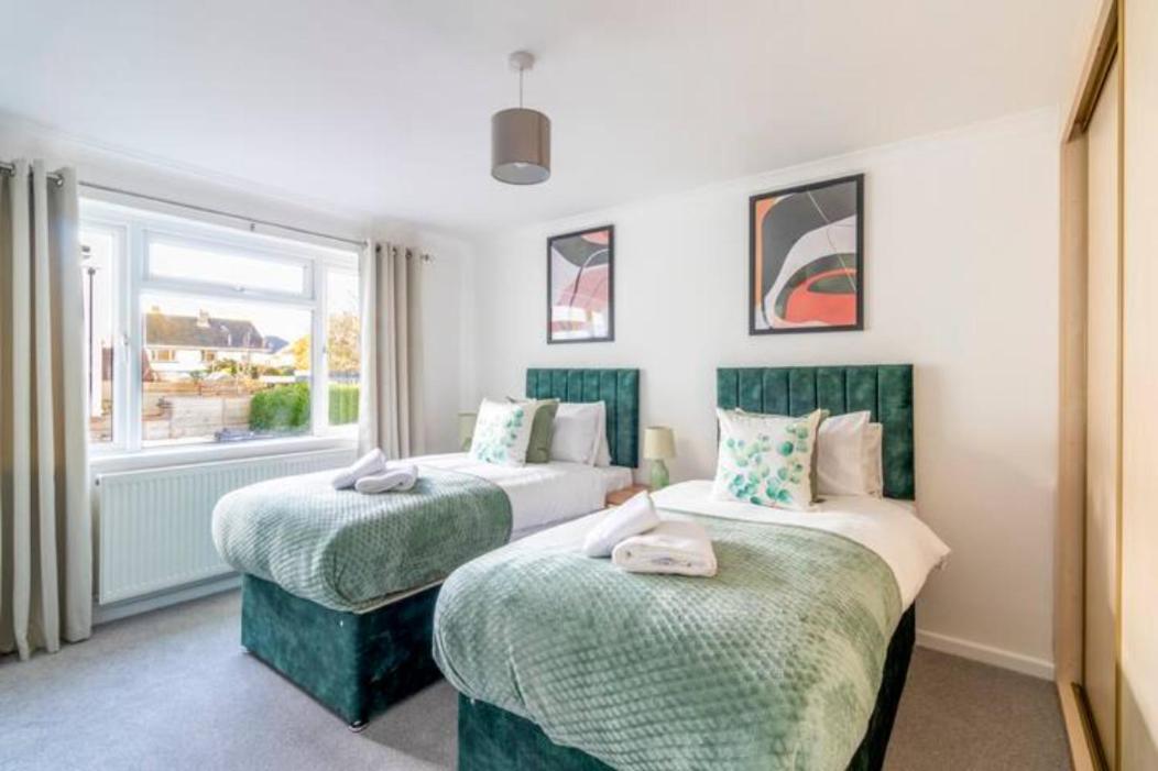 Large Sea View 2 Bedroom Sleeps 6 - Free Parking Bournemouth Exteriör bild